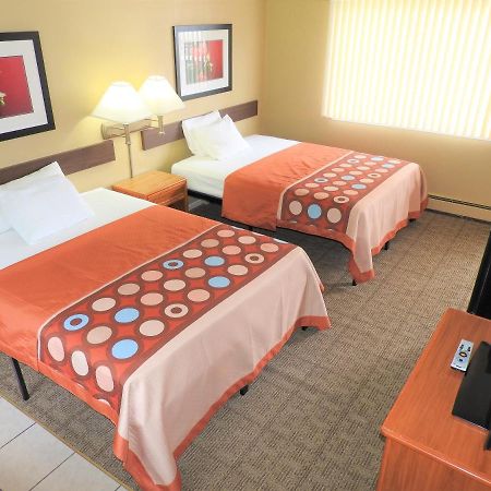 Country Meadow Inn South Lyon ภายนอก รูปภาพ